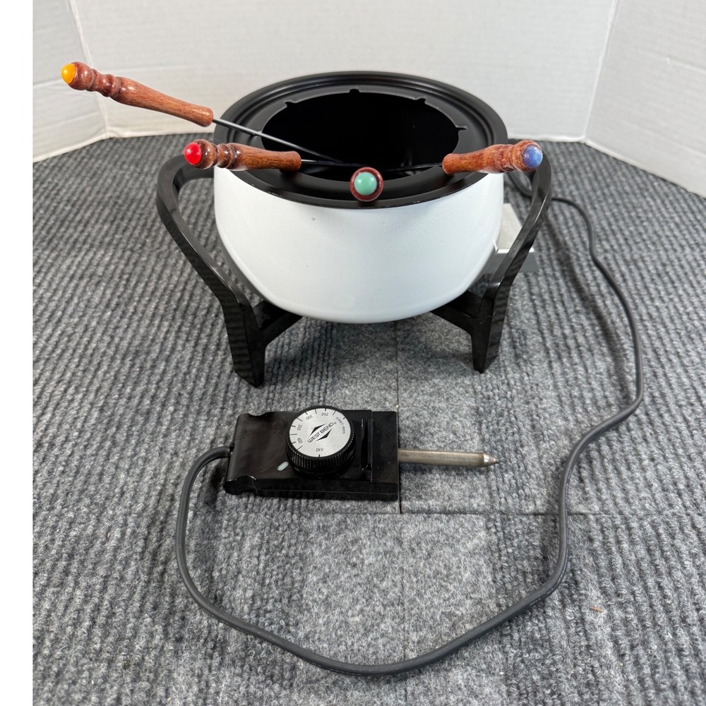 West Bend Electric Fondue Pot Set White 88602 w/ 4 Wood Handle Forks 600W Works